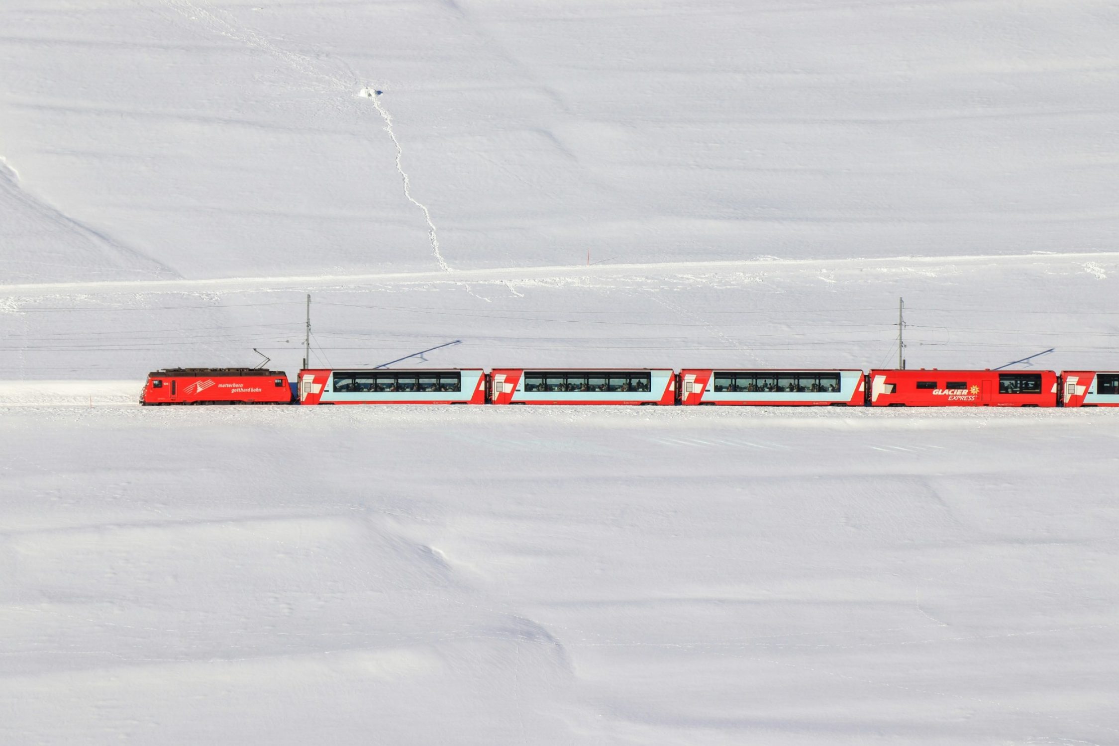 Panoramazug im Schnee